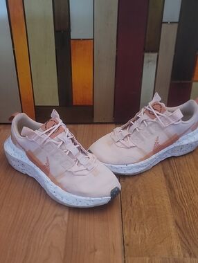Nike Space Hippie 04 Peach Womens Shoes 9.5